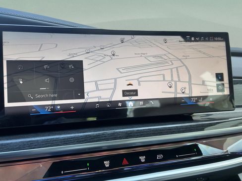 Used 2025 BMW i7 xDrive60 image 16