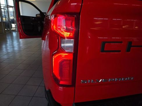 Used 2021 Chevrolet Silverado 1500 LT Trail Boss image 28