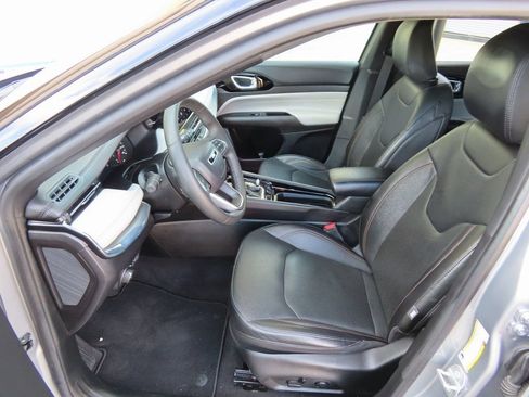 Used 2023 Jeep Compass Limited AWD/4WD image 23