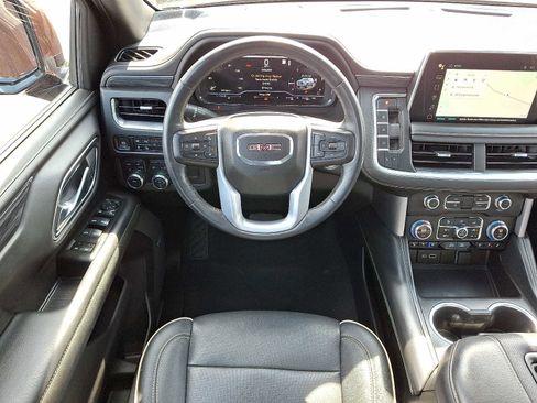 Used 2022 GMC Yukon SLT w/ SLT Luxury Package image 15