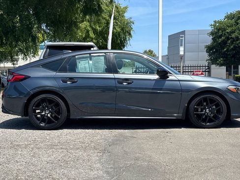Used 2025 Honda Civic Sport image 2