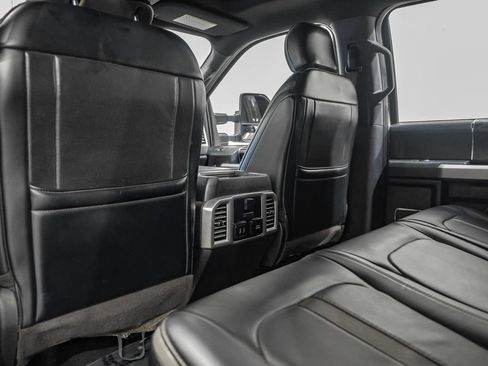Used 2019 Ford F250 Platinum w/ Platinum Ultimate Package AWD/4WD image 39