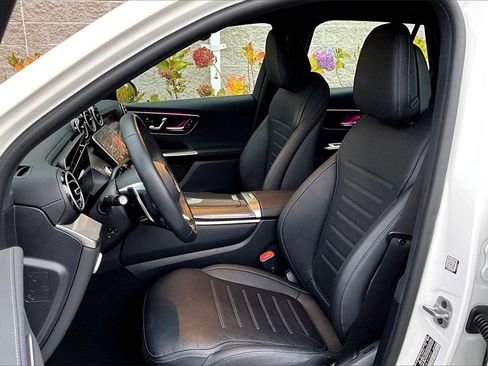 Certified 2025 Mercedes-Benz GLC 43 AMG 4MATIC image 27