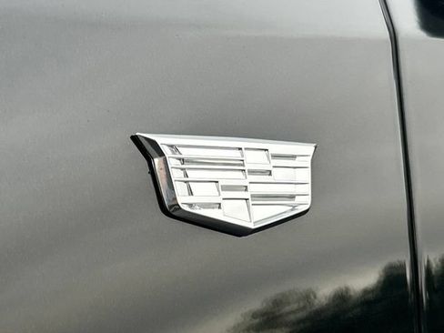 Used 2024 Cadillac XT4 Luxury w/ Cold Weather Package AWD/4WD image 13