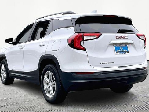 Used 2023 GMC Terrain SLE w/ Driver Convenience Package image 4
