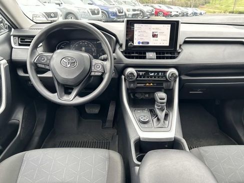 Used 2025 Toyota RAV4 XLE AWD/4WD image 16