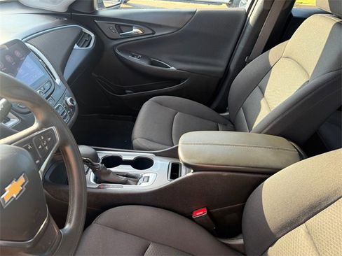 Used 2024 Chevrolet Malibu LT image 9