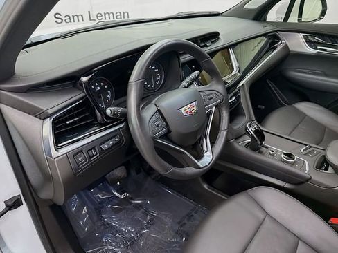 Used 2024 Cadillac XT6 Premium Luxury w/ Technology Package image 11