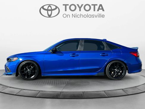Used 2023 Honda Civic Sport image 2