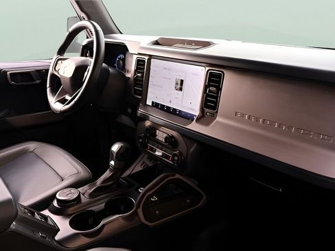 Used 2023 Ford Bronco Outer Banks AWD/4WD image 18