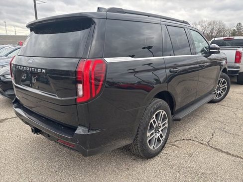 Used 2025 Ford Expedition Active image 4