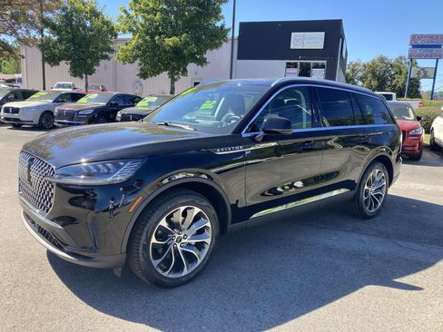 New 2025 Lincoln Aviator AWD w/ Equipment Group 101A image 9