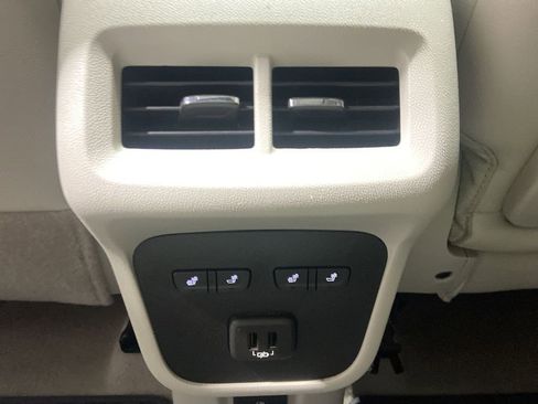 Used 2019 GMC Terrain Denali w/ Advanced Safety Package image 22