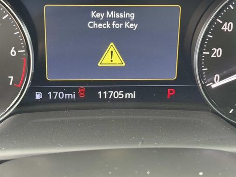Used 2023 Buick Envision Essence FWD image 32