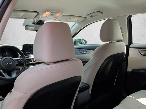Used 2022 Kia Forte LXS FWD image 16