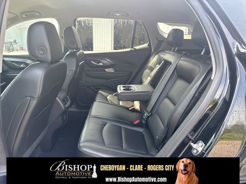 Used 2024 GMC Terrain SLT AWD/4WD image 16