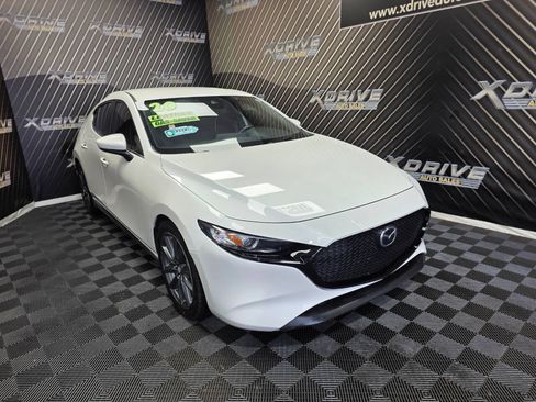 Used 2020 MAZDA MAZDA3 Hatchback FWD image 6
