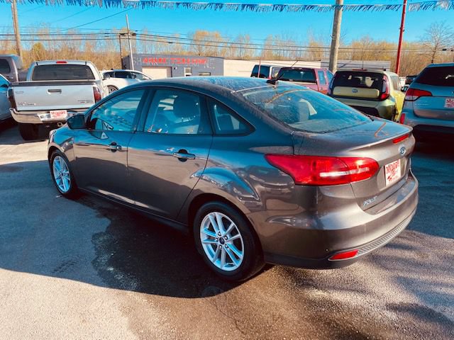 Used 2015 Ford Focus SE FWD image 4