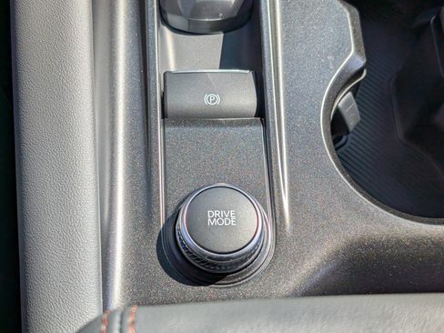 New 2025 Ford Explorer Active w/ Active Comfort Package image 23