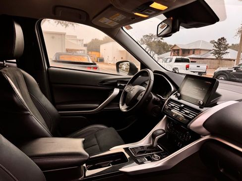 Used 2023 Mitsubishi Eclipse Cross SE image 32