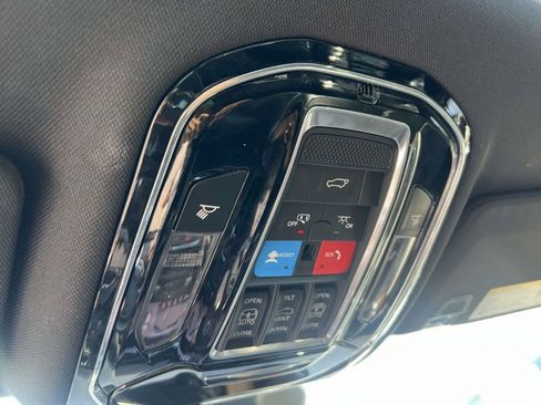 Used 2022 Jeep Grand Cherokee Summit AWD/4WD image 34