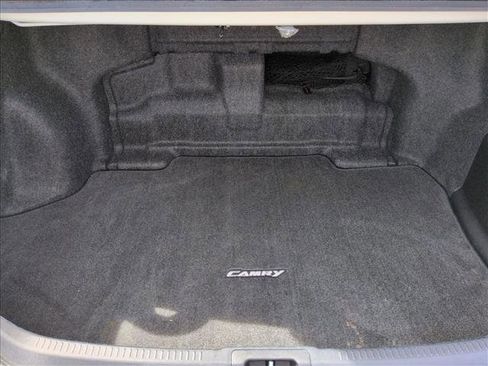 Used 2016 Toyota Camry SE image 6