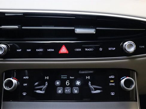 New 2026 Genesis GV70 2.5T Select image 22