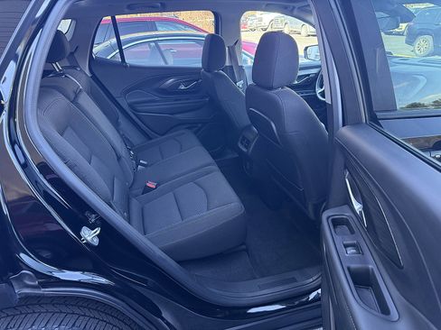 Used 2024 GMC Terrain SLE w/ Driver Convenience Package image 16