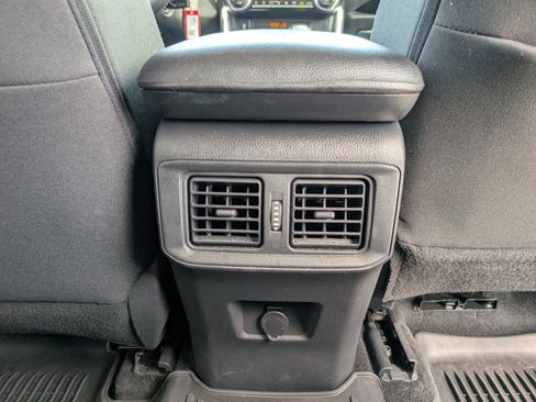 Used 2022 Toyota RAV4 LE AWD/4WD image 7