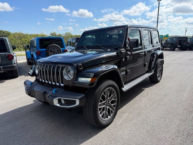 Used 2023 Jeep Wrangler Unlimited Sahara w/ Cold Weather Group AWD/4WD image 7