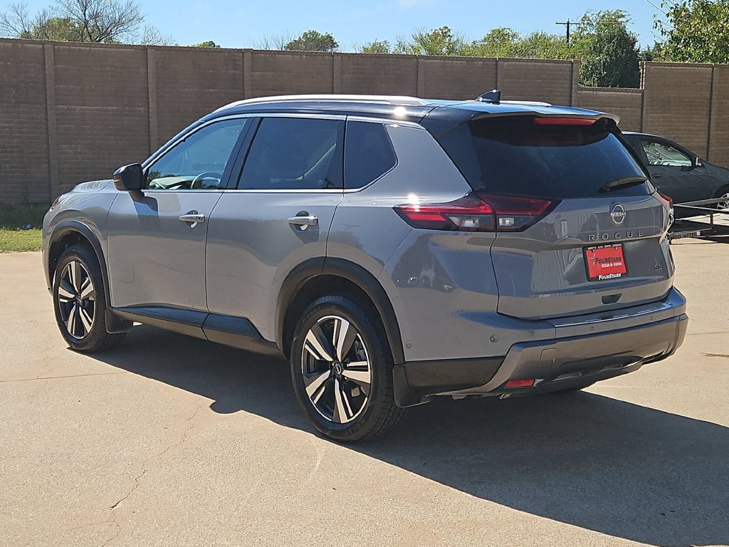 Used 2025 Nissan Rogue SL w/ SL Premium Package FWD image 6