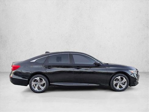Used 2018 Honda Accord EX image 4