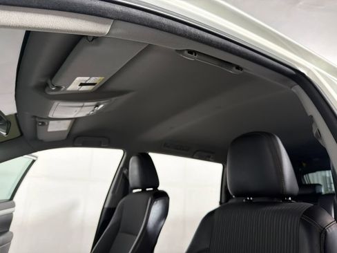 Used 2015 Toyota Highlander Plus FWD image 19