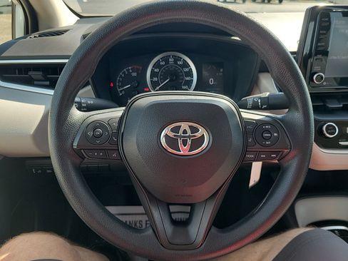 Used 2022 Toyota Corolla LE FWD image 15