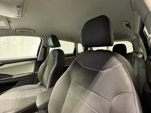 Used 2024 Volkswagen Taos SE image 20