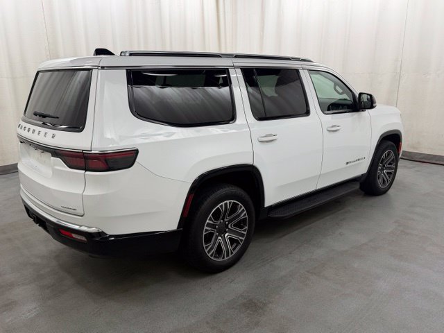 Used 2024 Jeep Wagoneer Series II w/ Flexible Seating Group AWD/4WD image 2