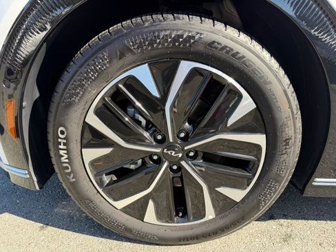 Used 2024 Kia EV6 Wind w/ Wind Technology Package RWD image 53