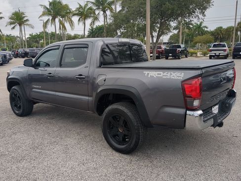 Used 2018 Toyota Tacoma TRD Off-Road image 7