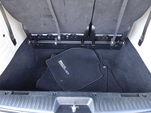 Used 2013 Dodge Grand Caravan SE image 17