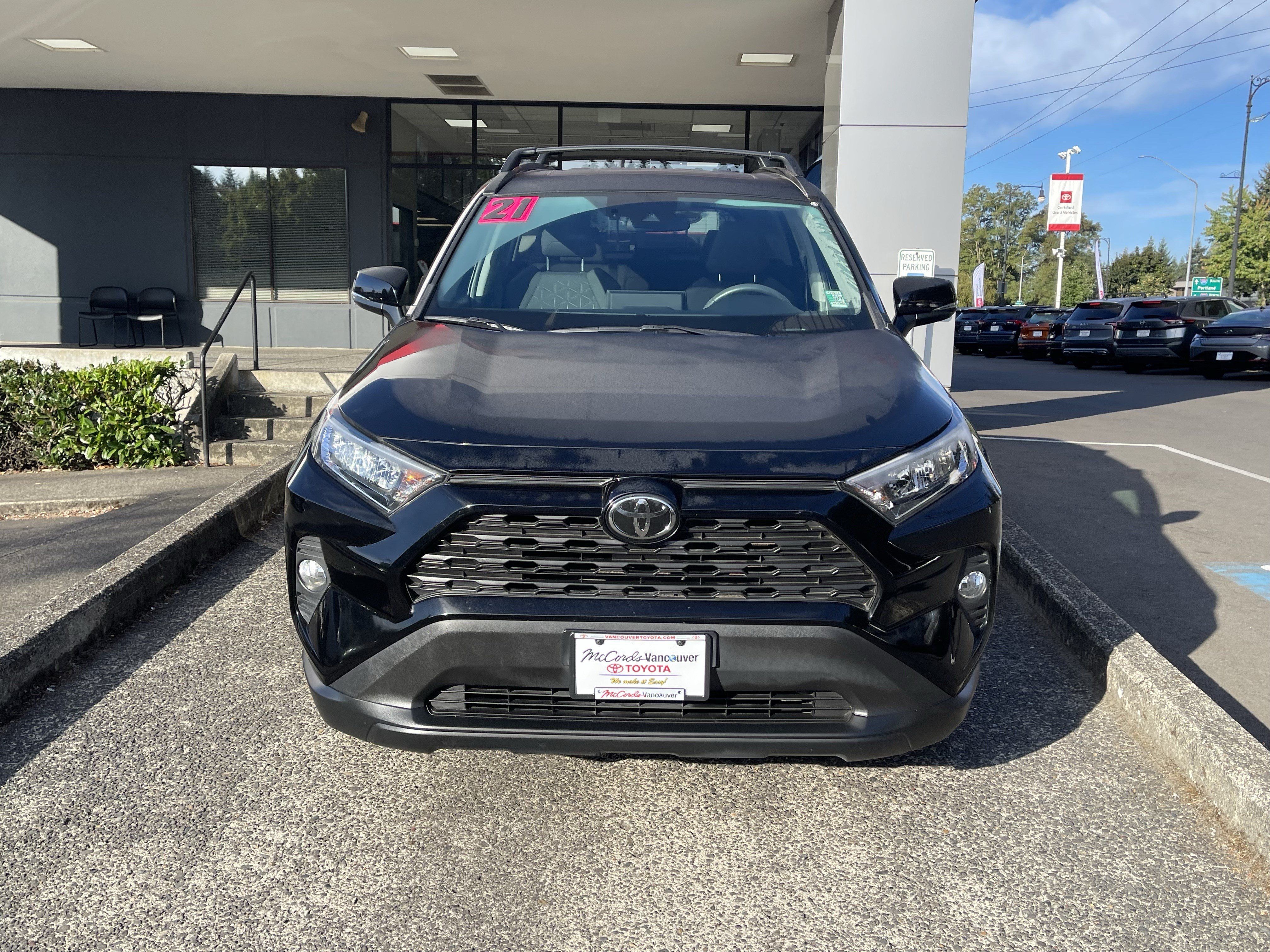 Certified 2021 Toyota RAV4 XLE w/ Convenience Package AWD/4WD image 4