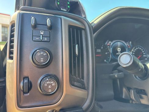 Used 2017 GMC Sierra 2500 Denali w/ Duramax Plus Package image 15