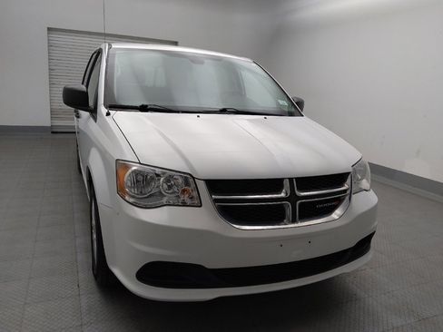 Used 2019 Dodge Grand Caravan SE w/ UConnect Hands-Free Group FWD image 14