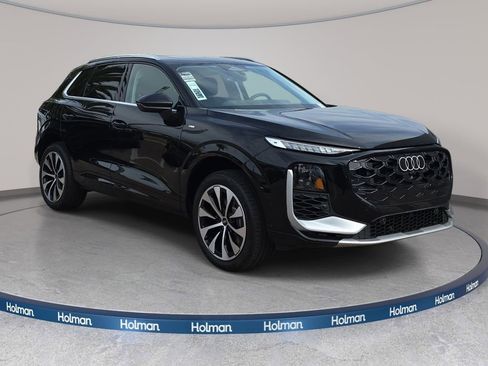New 2026 Audi Q3 quattro 2.0T AWD/4WD image 3