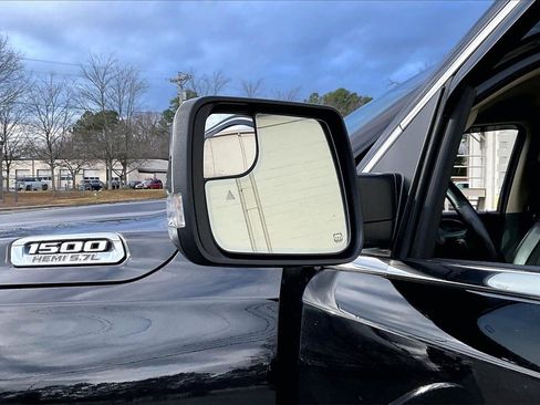 Certified 2019 RAM 1500 Laramie image 28