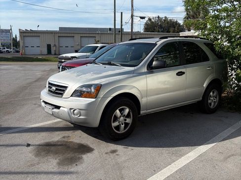 Used 2008 Kia Sorento 2WD image 10