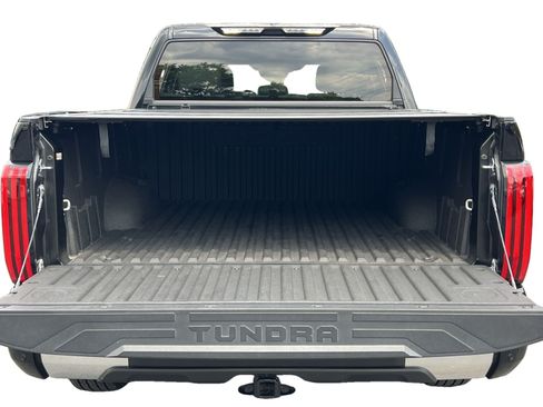 Used 2025 Toyota Tundra Limited AWD/4WD image 24