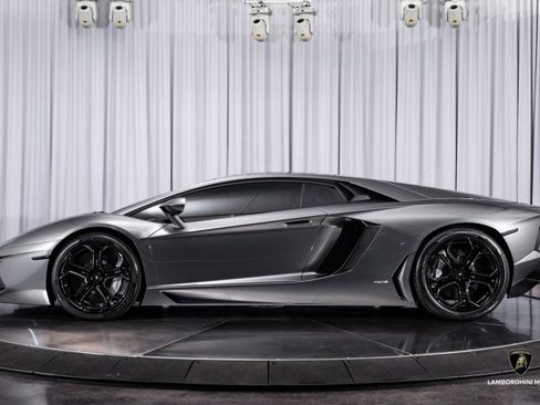 Used 2012 Lamborghini Aventador LP 700-4 image 12