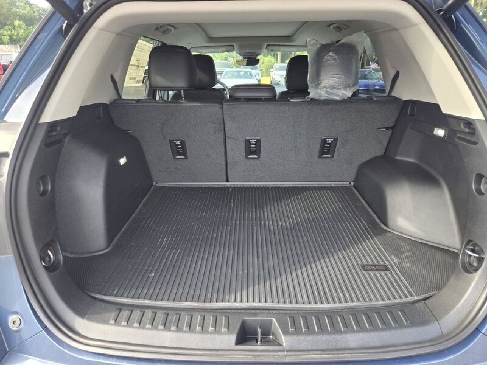 New 2026 GMC Terrain Denali w/ LPO, Floor Liner Package AWD/4WD image 7