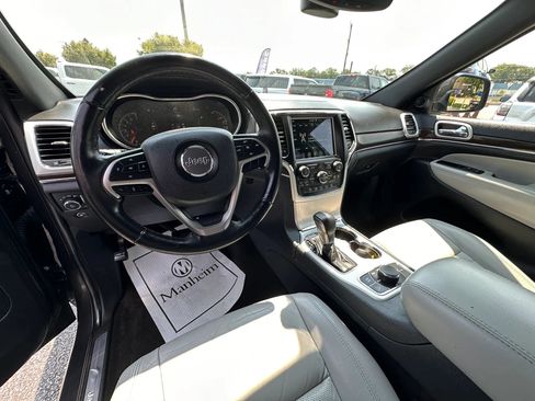 Used 2018 Jeep Grand Cherokee Limited AWD/4WD image 12