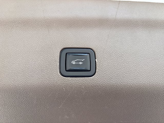 Used 2022 GMC Yukon XL Denali AWD/4WD image 26